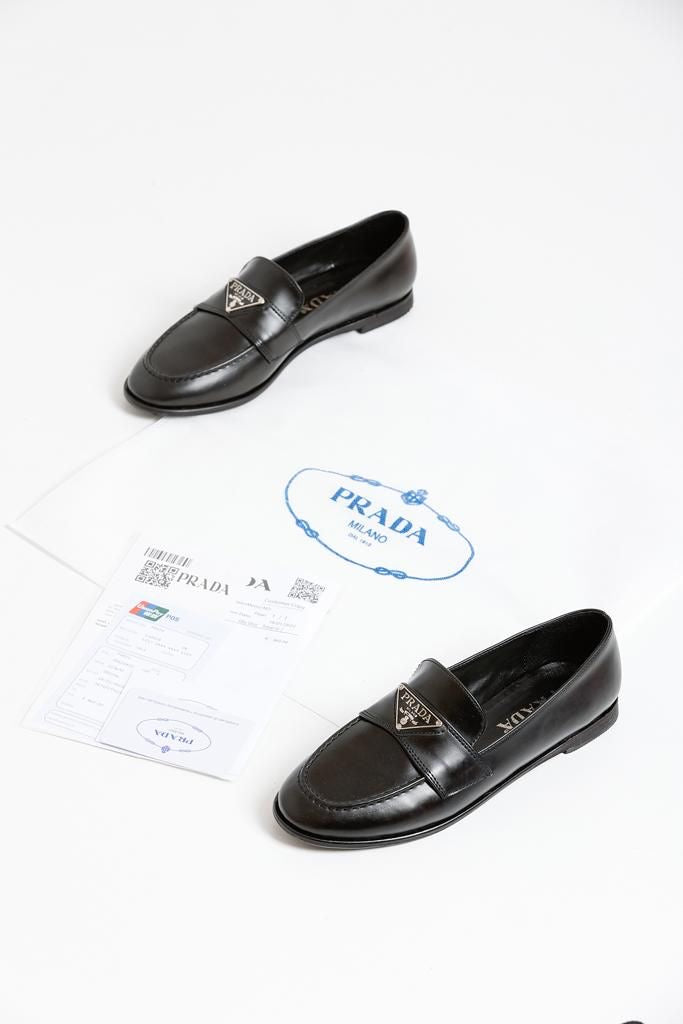 Prada Flat