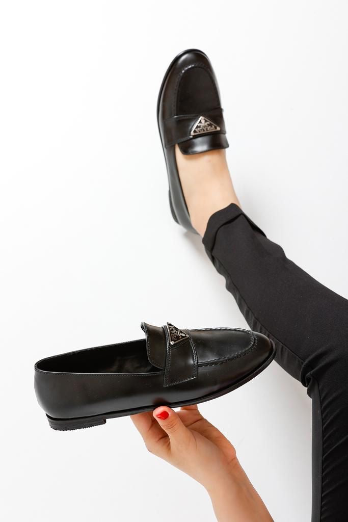 Prada Flat