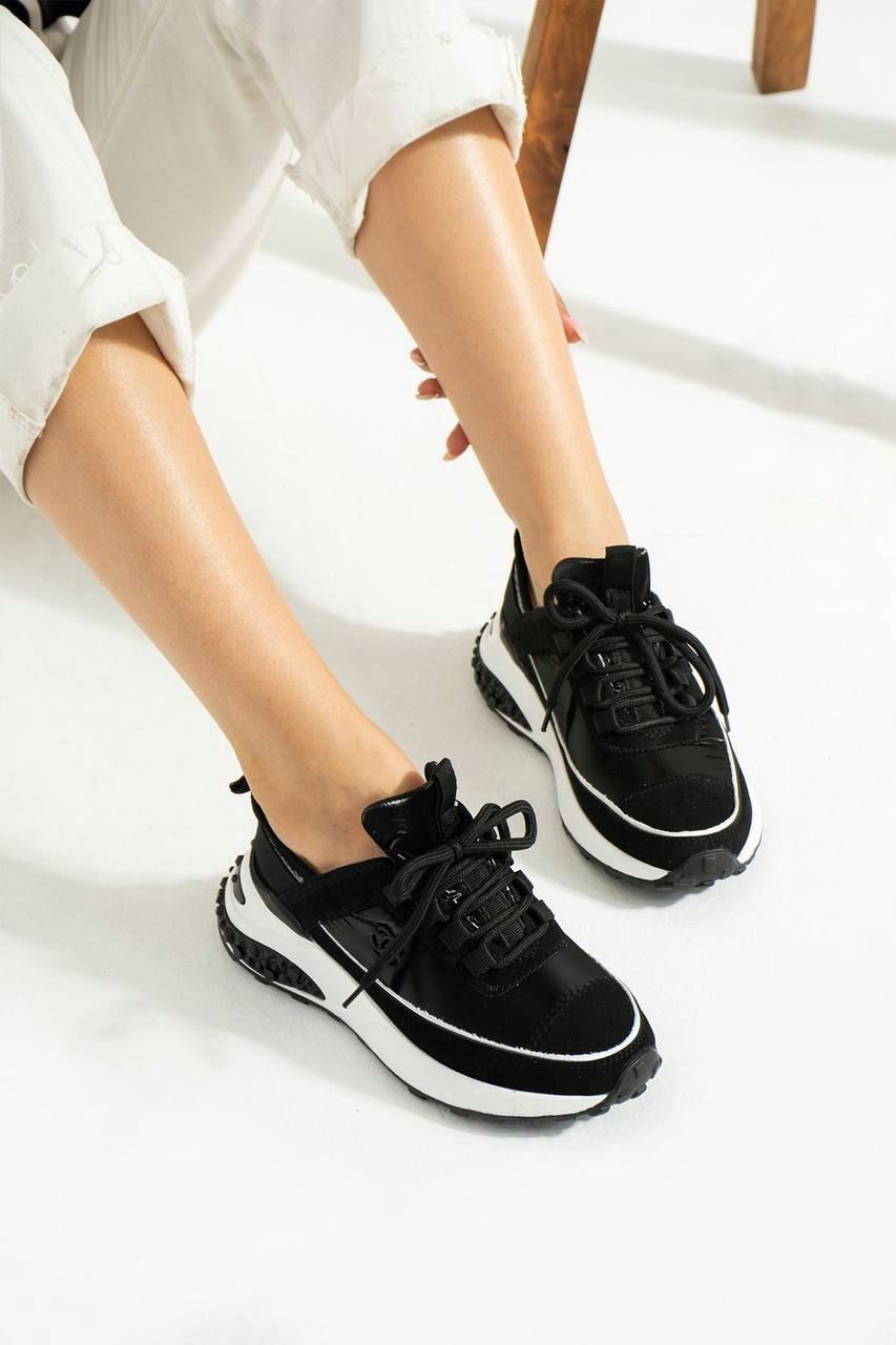 Chanel Sneaker