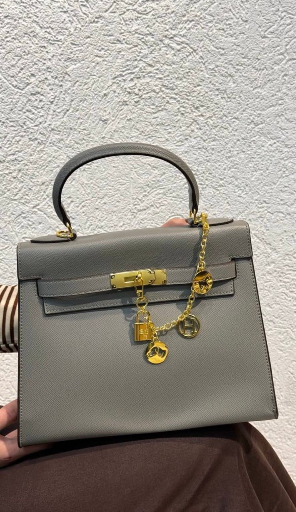 Hermes Mini Bag - The base is 28 cm