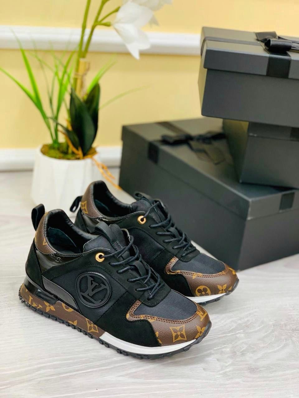 Louis Vuitton Sneaker